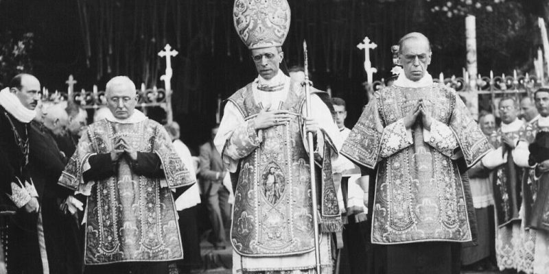 Ватикан и третий рейх: всплыла переписка папы Пия XII 