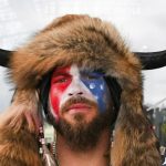 «Шаман Капитолия» подал в суд на Трампа