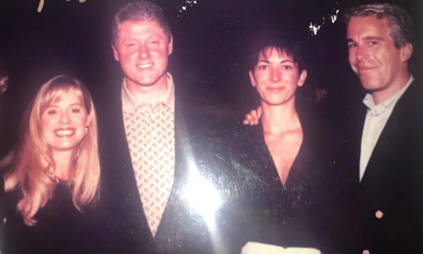 Клинтонов привлекут к уголовной ответственностью по делу Эпштейна? 