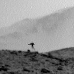 На снимках Марса заметили странную фигуру: что говорит NASA