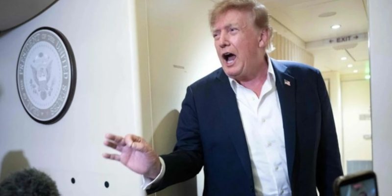 Трамп назвал страхи вокруг ИИ «больной теорией заговора» 